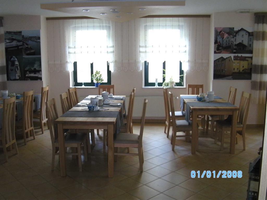 Pension Schwalbe Zwenkau Exterior foto